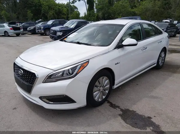 KMHE24L12GA024361 2016 HYUNDAI SONATA - Image 2