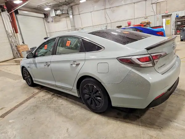 KMHE24L12GA024831 2016 HYUNDAI SONATA - Image 2
