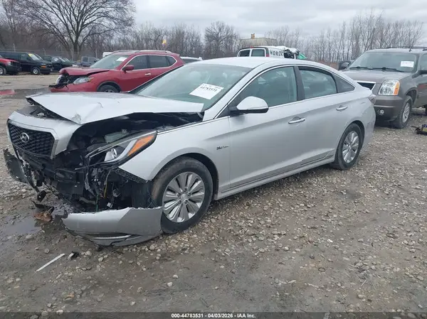 KMHE24L12GA025249 2016 HYUNDAI SONATA - Image 2