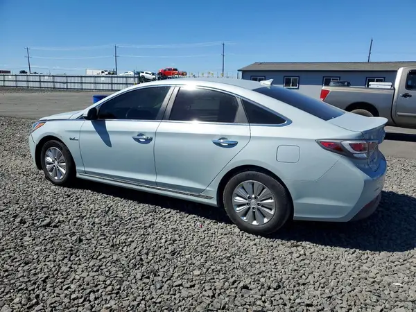 KMHE24L12GA027275 2016 HYUNDAI SONATA - Image 2