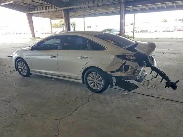 KMHE24L12GA027891 2016 HYUNDAI SONATA - Image 2