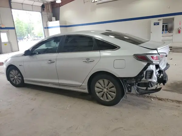 KMHE24L12GA028801 2016 HYUNDAI SONATA - Image 2