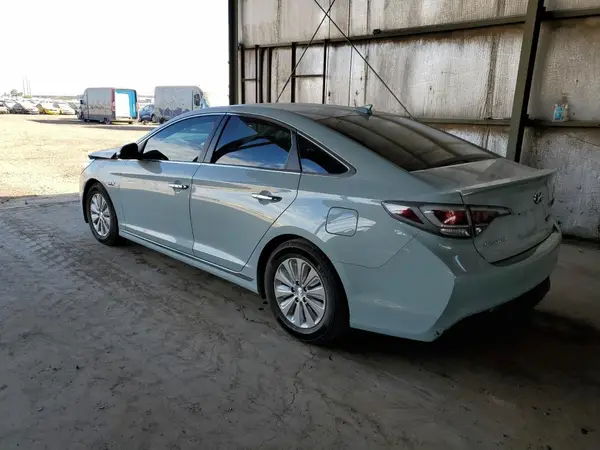 KMHE24L12GA030256 2016 HYUNDAI SONATA - Image 2