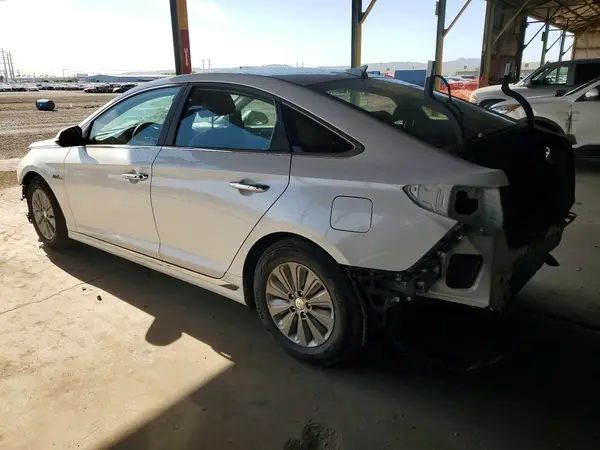 KMHE24L12GA033044 2016 HYUNDAI SONATA - Image 2