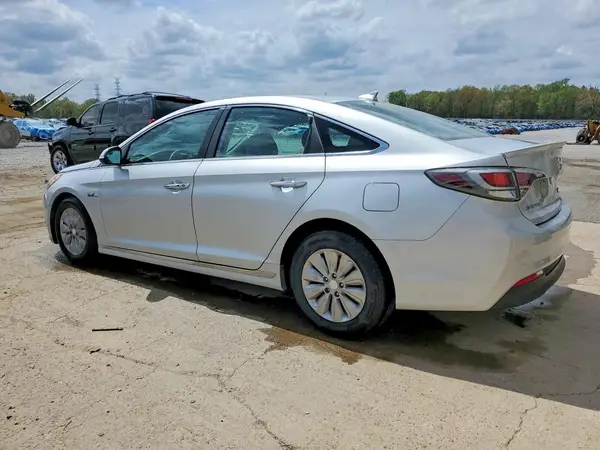 KMHE24L12GA033304 2016 HYUNDAI SONATA - Image 2