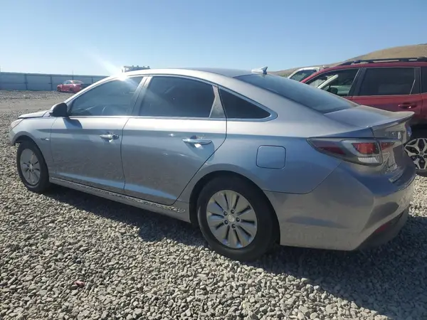 KMHE24L12GA035750 2016 HYUNDAI SONATA - Image 2