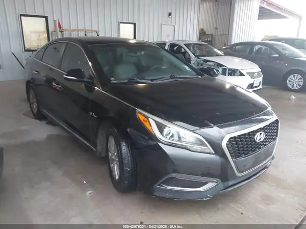 KMHE24L12GA037983 2016 HYUNDAI SONATA - Image 1