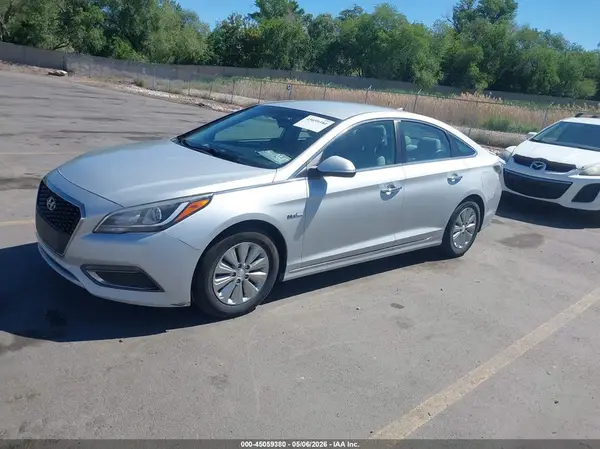 KMHE24L12GA041337 2016 HYUNDAI SONATA - Image 2