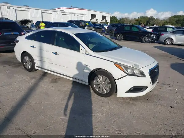 KMHE24L12GA041578 2016 HYUNDAI SONATA - Image 1