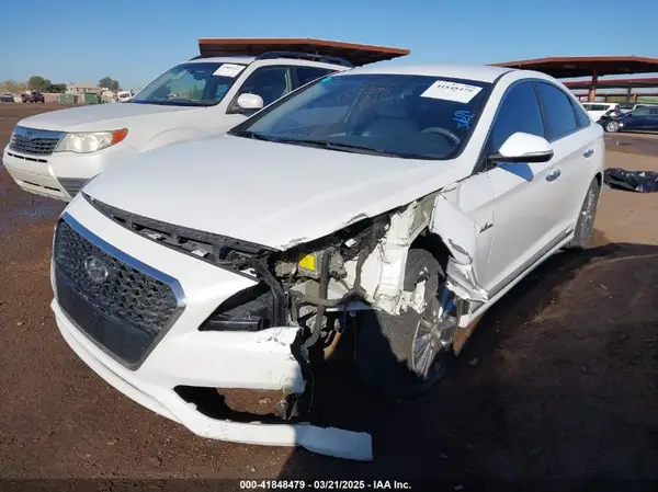 KMHE24L12GA041953 2016 HYUNDAI SONATA - Image 2