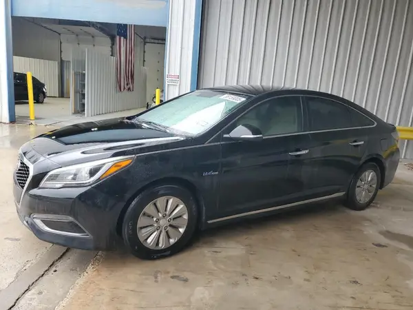 KMHE24L12HA050377 2017 HYUNDAI SONATA - Image 1