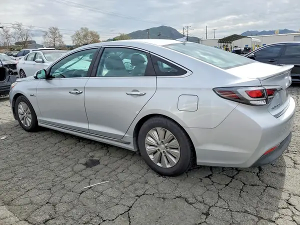 KMHE24L12HA051092 2017 HYUNDAI SONATA - Image 2
