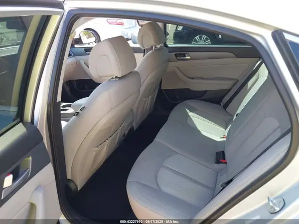KMHE24L12HA054011 2017 HYUNDAI SONATA - Image 8