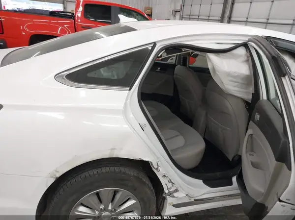 KMHE24L12HA060066 2017 HYUNDAI SONATA - Image 8