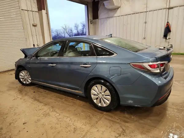 KMHE24L13GA010856 2016 HYUNDAI SONATA - Image 2