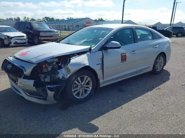 KMHE24L13GA011179 2016 HYUNDAI SONATA - Image 2