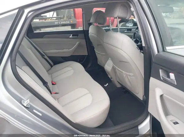 KMHE24L13GA011389 2016 HYUNDAI SONATA - Image 8