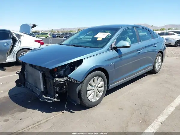 KMHE24L13GA011747 2016 HYUNDAI SONATA - Image 2