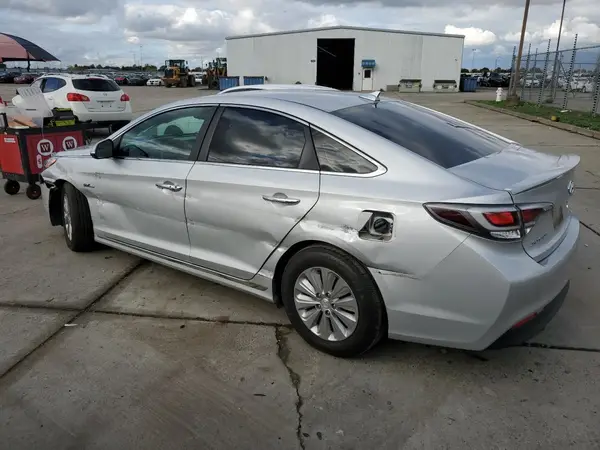 KMHE24L13GA012364 2016 HYUNDAI SONATA - Image 2