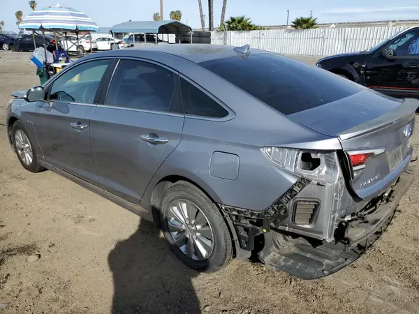 KMHE24L13GA013952 2016 HYUNDAI SONATA - Image 2