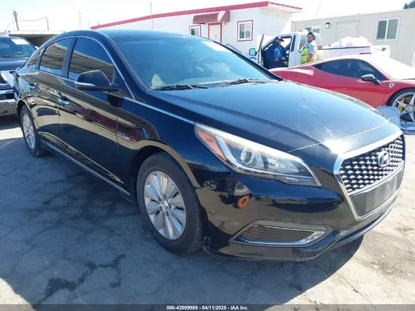 KMHE24L13GA014079 2016 HYUNDAI SONATA - Image 1