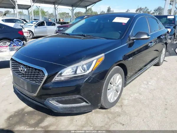 KMHE24L13GA014079 2016 HYUNDAI SONATA - Image 2