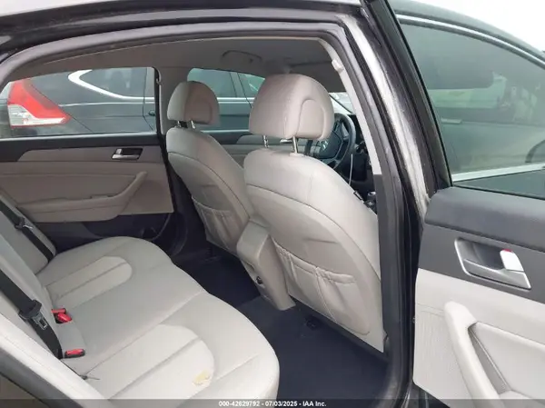 KMHE24L13GA015281 2016 HYUNDAI SONATA - Image 8