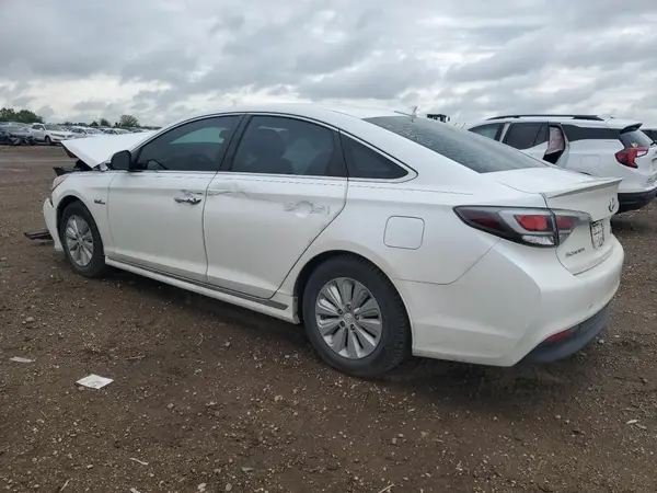 KMHE24L13GA015636 2016 HYUNDAI SONATA - Image 2