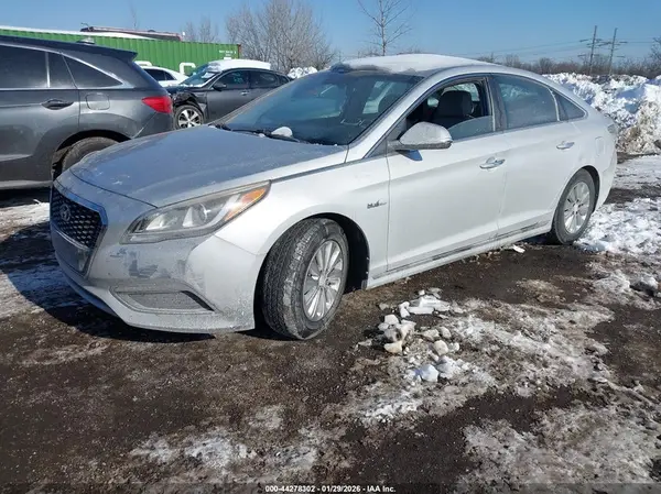 KMHE24L13GA023672 2016 HYUNDAI SONATA - Image 2