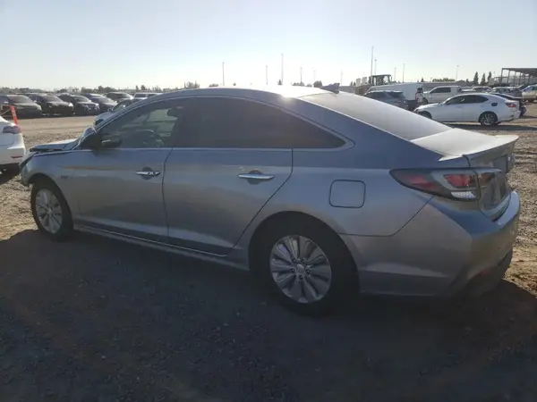 KMHE24L13GA024935 2016 HYUNDAI SONATA - Image 2