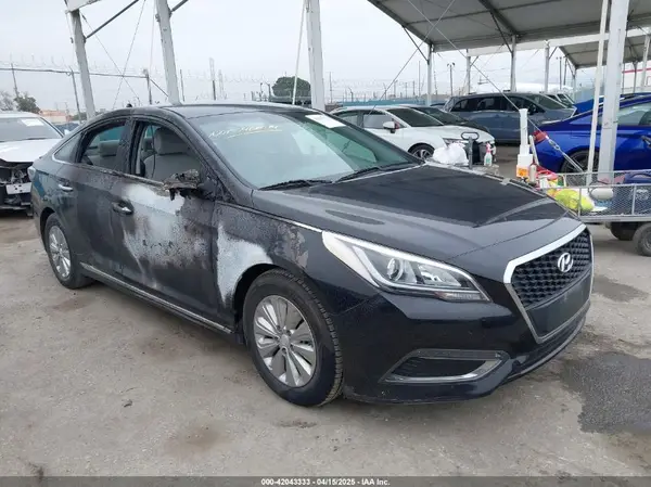 KMHE24L13GA027768 2016 HYUNDAI SONATA - Image 1