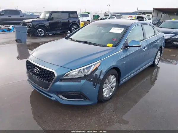 KMHE24L13GA028094 2016 HYUNDAI SONATA - Image 2