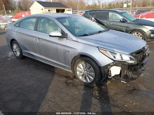KMHE24L13GA030119 2016 HYUNDAI SONATA - Image 1