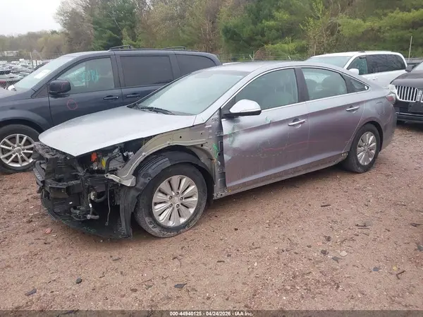 KMHE24L13GA030136 2016 HYUNDAI SONATA - Image 2
