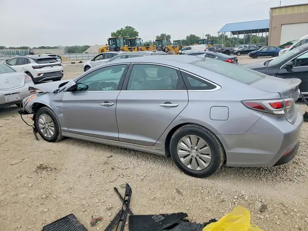 KMHE24L13GA032971 2016 HYUNDAI SONATA - Image 2