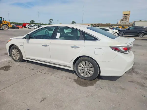 KMHE24L13GA038575 2016 HYUNDAI SONATA - Image 2