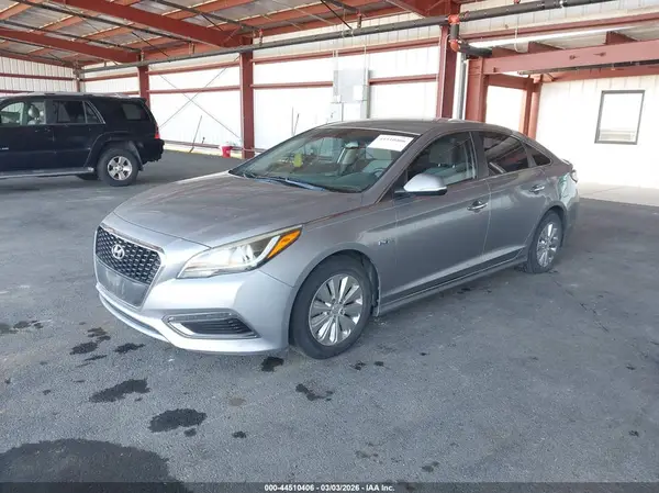 KMHE24L13HA044393 2017 HYUNDAI SONATA - Image 2