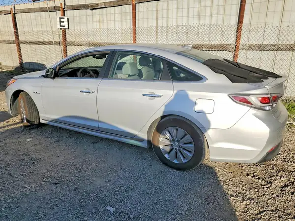 KMHE24L13HA045771 2017 HYUNDAI SONATA - Image 2