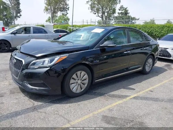 KMHE24L13HA046824 2017 HYUNDAI SONATA - Image 2