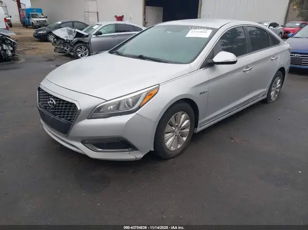 KMHE24L13HA048508 2017 HYUNDAI SONATA - Image 2