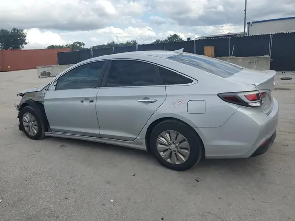 KMHE24L13HA054616 2017 HYUNDAI SONATA - Image 2