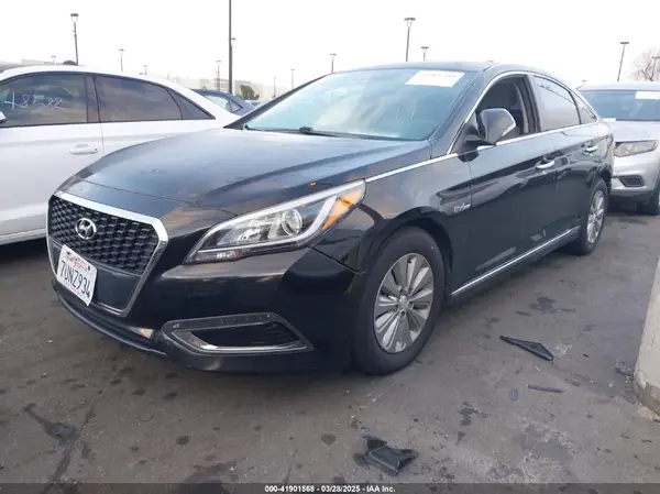 KMHE24L13HA055104 2017 HYUNDAI SONATA - Image 2