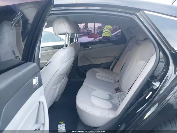 KMHE24L13HA055104 2017 HYUNDAI SONATA - Image 8