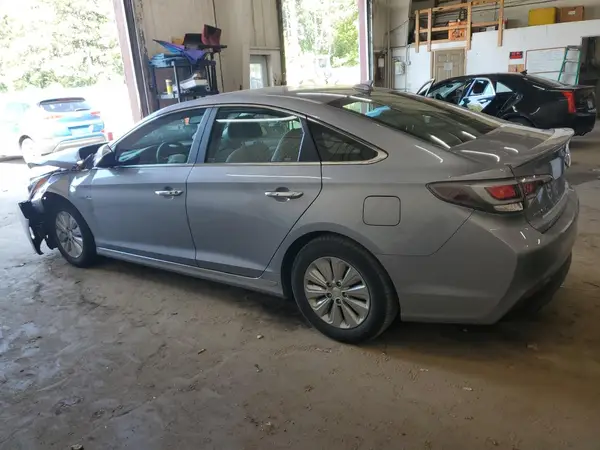 KMHE24L14GA010896 2016 HYUNDAI SONATA - Image 2