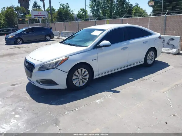 KMHE24L14GA011451 2016 HYUNDAI SONATA - Image 2