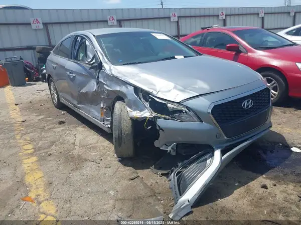 KMHE24L14GA012423 2016 HYUNDAI SONATA - Image 1