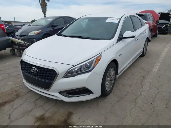 KMHE24L14GA014270 2016 HYUNDAI SONATA - Image 2