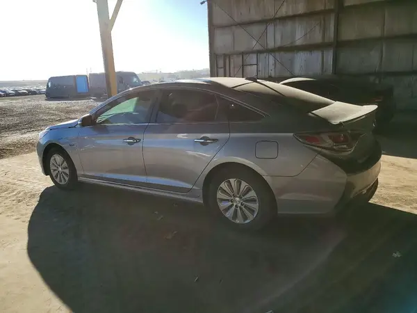 KMHE24L14GA021722 2016 HYUNDAI SONATA - Image 2