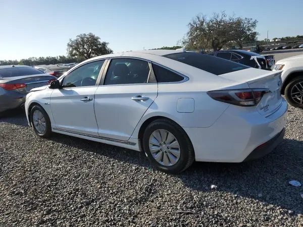 KMHE24L14GA022904 2016 HYUNDAI SONATA - Image 2