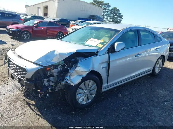 KMHE24L14GA024877 2016 HYUNDAI SONATA - Image 2